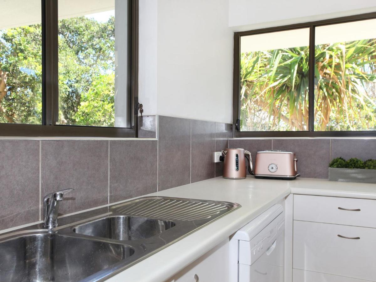 מולולאבה Windmill 4 Two Bedroom Beachside Apartment On Parkyn Parade מראה חיצוני תמונה