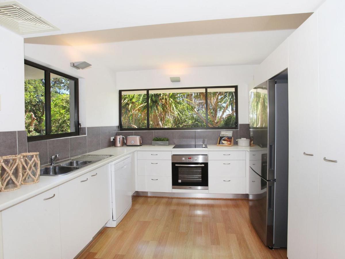מולולאבה Windmill 4 Two Bedroom Beachside Apartment On Parkyn Parade מראה חיצוני תמונה